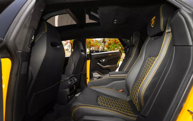 Lamborghini Urus (Gelb), 2023 Stundenmiete in Dubai