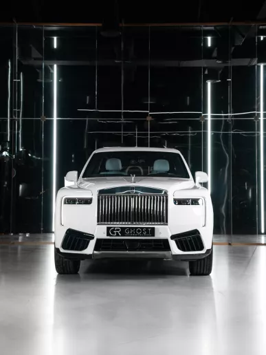 Abu Dabi'de kiralık Rolls Royce Cullinan (Beyaz), 2025