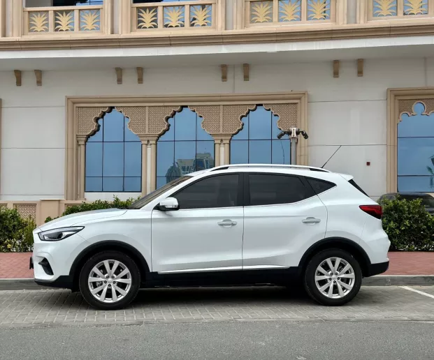 在迪拜 租 MG ZS (白色), 2024