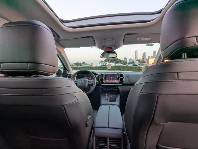 Abu Dabi'de kiralık Citroen C5 Aircross (Gri), 2025