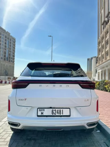 Abu Dabi'de kiralık Exeed LX (Beyaz), 2024