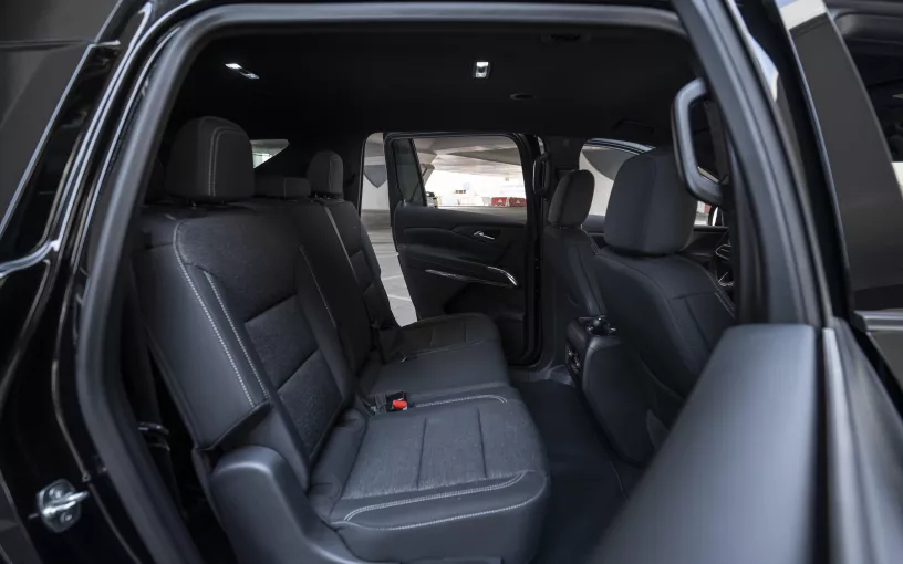 Chevrolet Traverse (Schwarz), 2026  zur Miete in Dubai