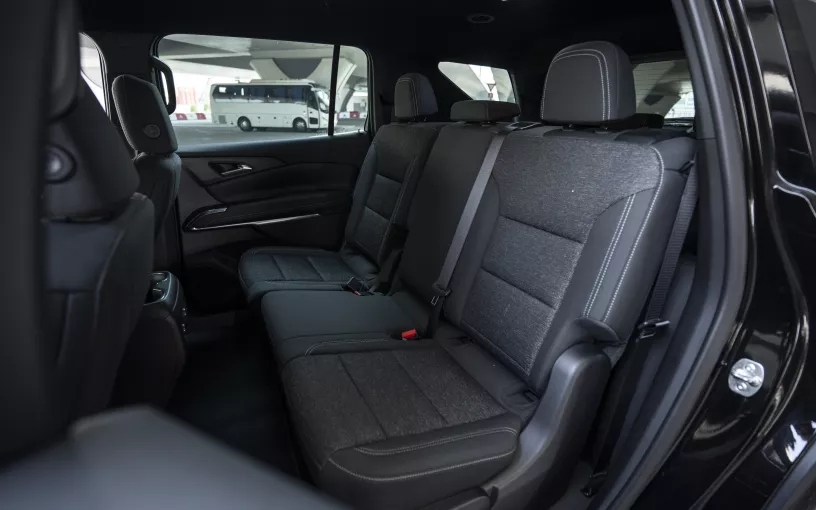 Chevrolet Traverse (Schwarz), 2026  zur Miete in Dubai