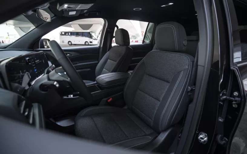 Chevrolet Traverse (Schwarz), 2026  zur Miete in Dubai