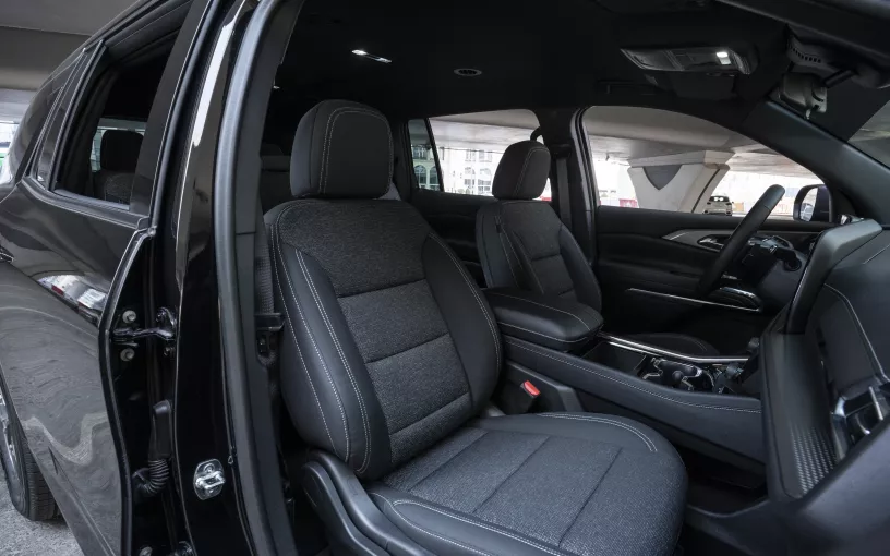 Chevrolet Traverse (Schwarz), 2026  zur Miete in Dubai