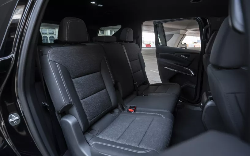 Chevrolet Traverse (Schwarz), 2026  zur Miete in Dubai