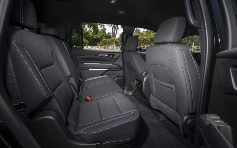 Chevrolet Traverse (Negro), 2026 para alquiler en Ras Al Khaimah