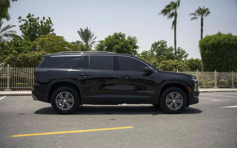 Chevrolet Traverse (Negro), 2026 para alquiler en Ras Al Khaimah