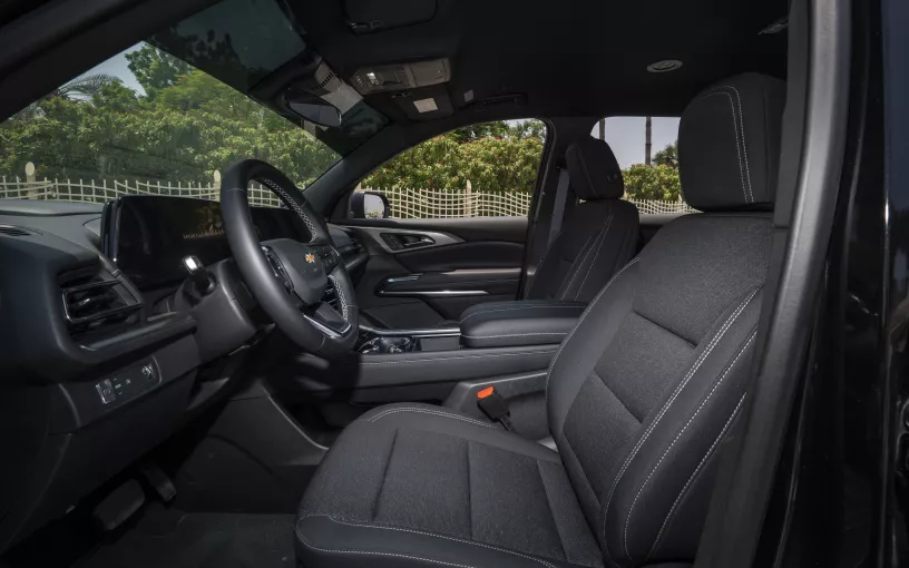 Chevrolet Traverse (Negro), 2026 para alquiler en Ras Al Khaimah