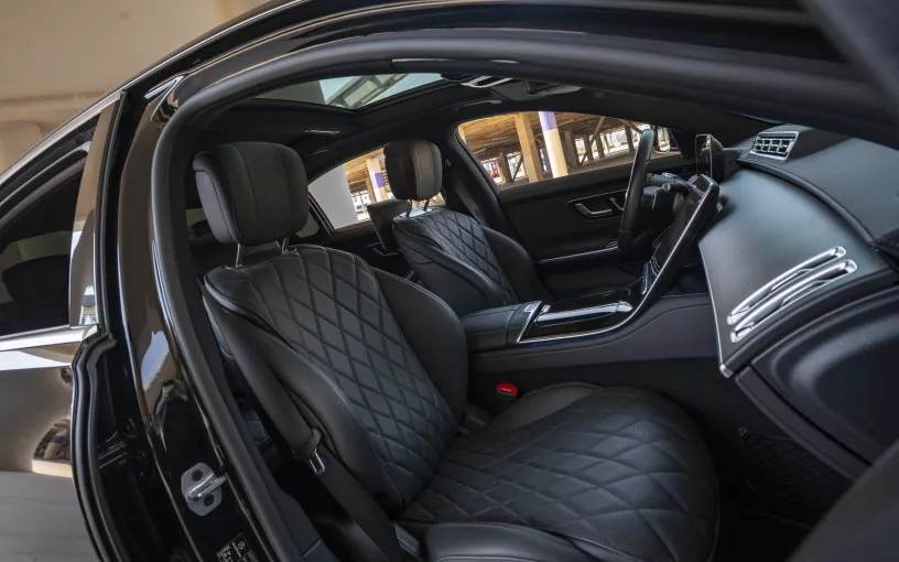 Hyundai Santa Fe (Negro), 2026 para alquiler en Dub&aacute;i