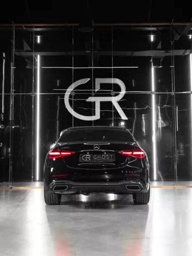 Şarika'de kiralık Mercedes C200 (Siyah), 2025