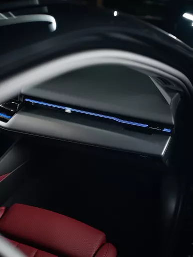 BMW 520i (Черный), 2025 для аренды в Рас-эль-Хайме