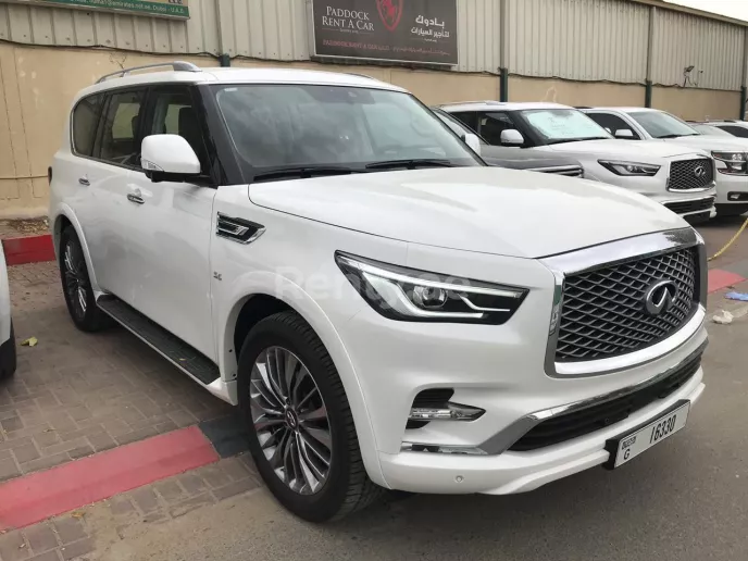 在迪拜 租 英菲尼迪QX80 (白色), 2019