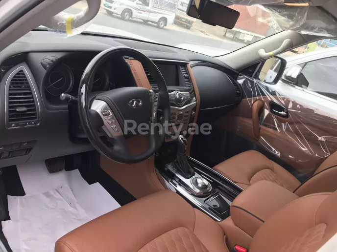 在迪拜 租 英菲尼迪QX80 (白色), 2019