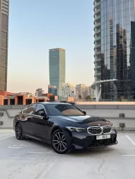 在迪拜 租 BMW 325 (黑色), 2025
