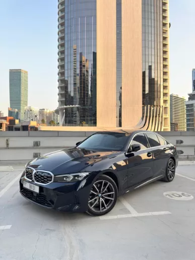 在迪拜 租 BMW 325 (黑色), 2025