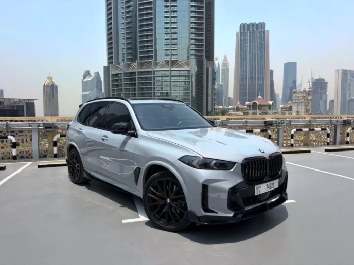 Dubai'de kiralık BMW X5 (Gri), 2024