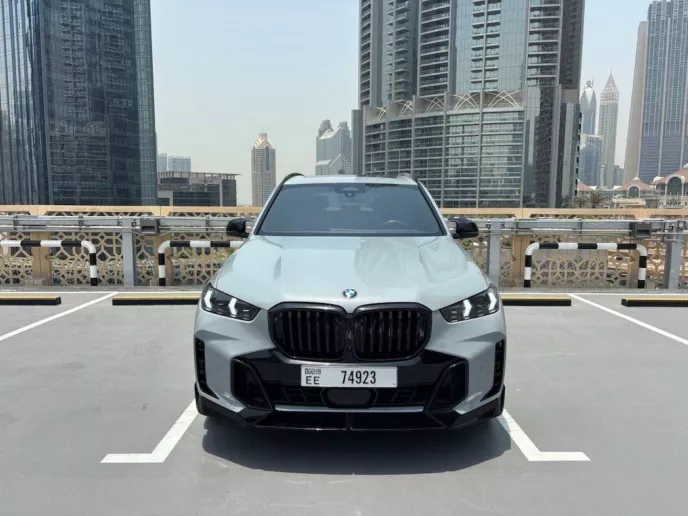 Dubai'de kiralık BMW X5 (Gri), 2024
