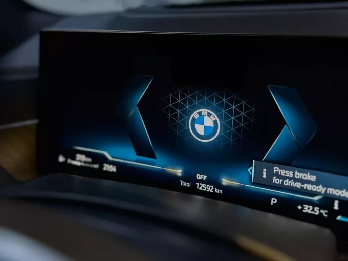 Dubai'de kiralık BMW X5 (Gri), 2024