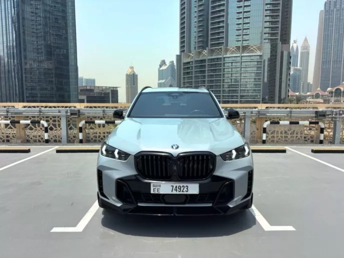 Dubai'de kiralık BMW X5 (Gri), 2024