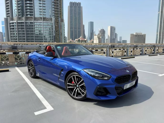 BMW Z4 (Grau), 2026  zur Miete in Dubai