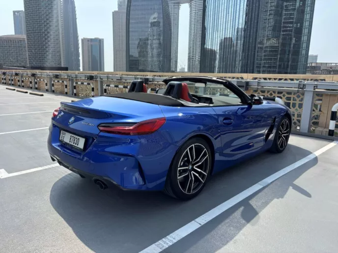 BMW Z4 (Grau), 2026  zur Miete in Dubai