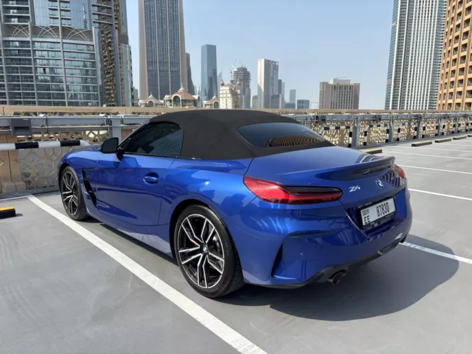 BMW Z4 (Grau), 2026  zur Miete in Dubai