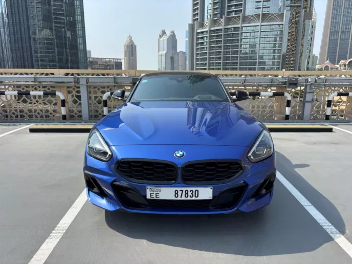 BMW Z4 (Grau), 2026  zur Miete in Dubai