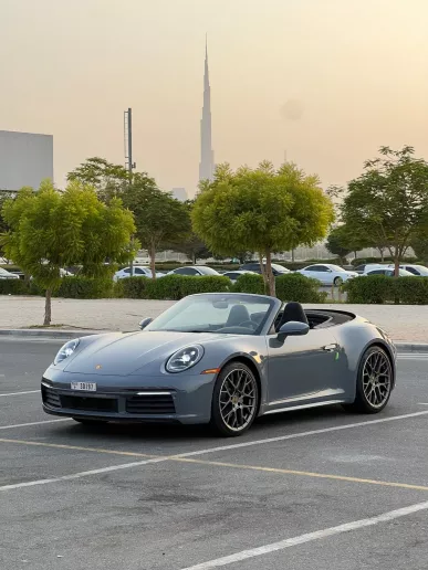 Porsche 911 / Carrera (Grijs), 2023 te huur in Dubai