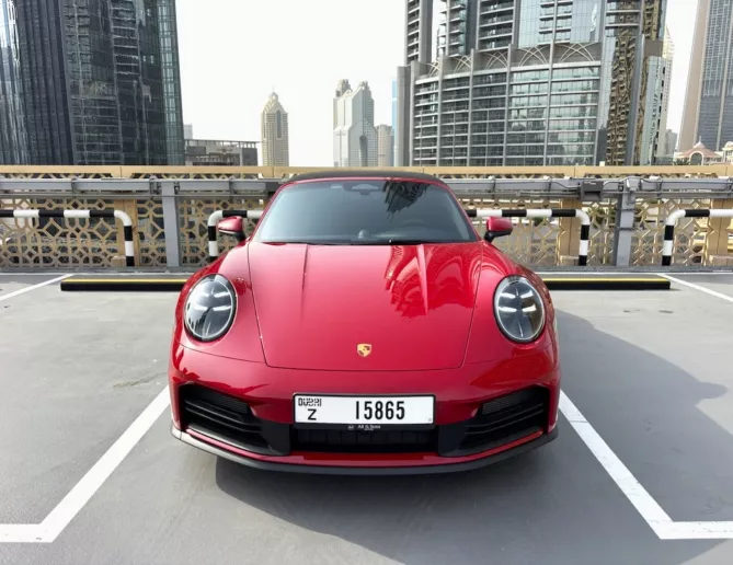 Porsche 911 / Carrera (Rood), 2026 te huur in Dubai