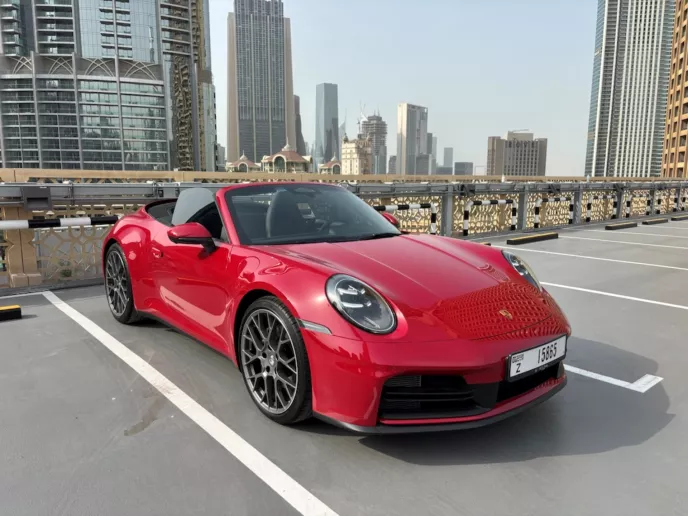 Porsche 911 / Carrera (Rood), 2026 te huur in Dubai