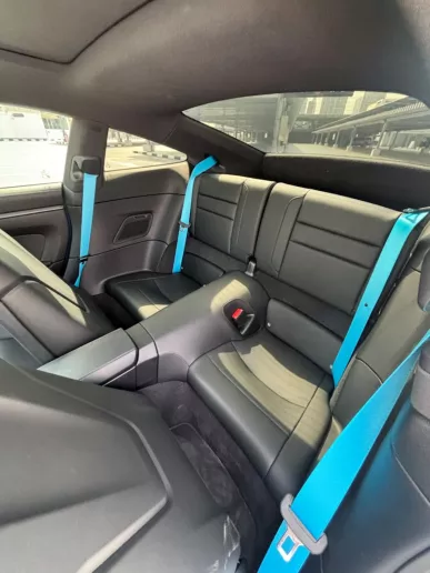Porsche 911 / Carrera (Blauw), 2026 te huur in Dubai