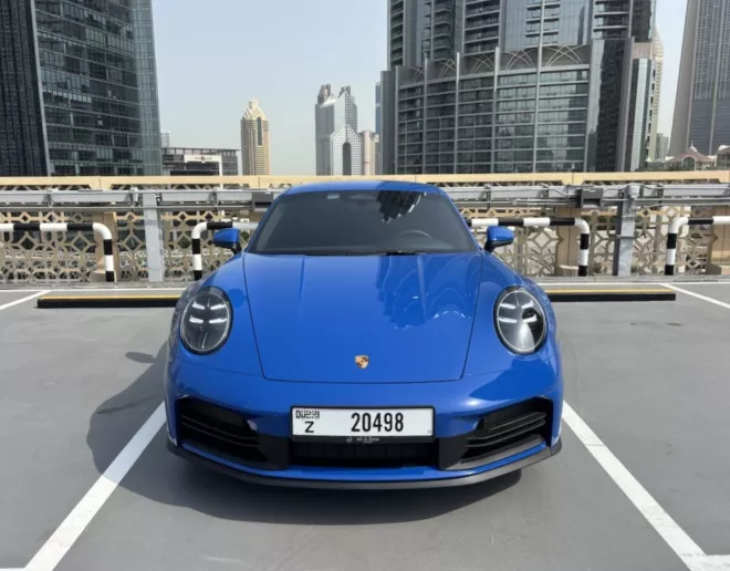 Porsche 911 / Carrera (Blauw), 2026 te huur in Dubai