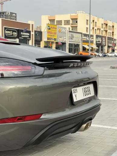 إيجار بورش 911 / كاريرا (اللون الرمادي), 2025 في دبي