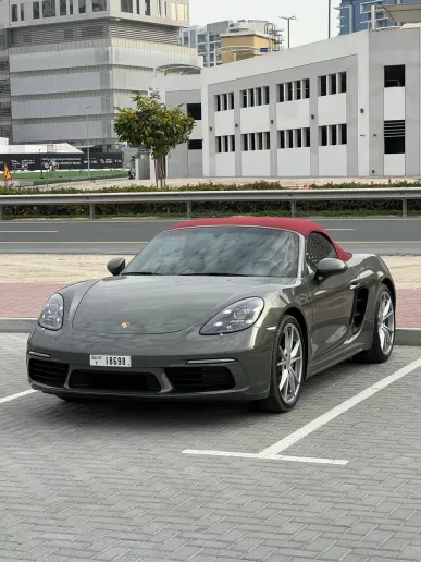 إيجار بورش 911 / كاريرا (اللون الرمادي), 2025 في دبي