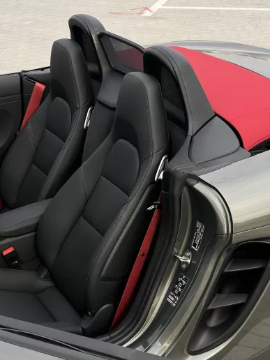 إيجار بورش 911 / كاريرا (اللون الرمادي), 2025 في دبي