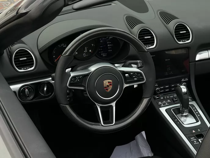 إيجار بورش 911 / كاريرا (اللون الرمادي), 2025 في دبي