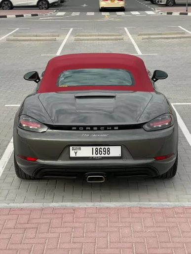 إيجار بورش 911 / كاريرا (اللون الرمادي), 2025 في دبي