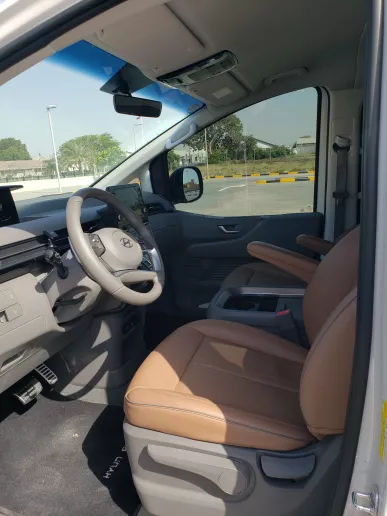Hyundai Staria 9S LUXE (Grey), 2024 for rent in Dubai