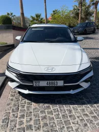 Affitta Hyundai Elantra (Bianca), 2024 a Dubai