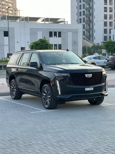 Cadillac Escalade (Schwarz), 2024  zur Miete in Dubai