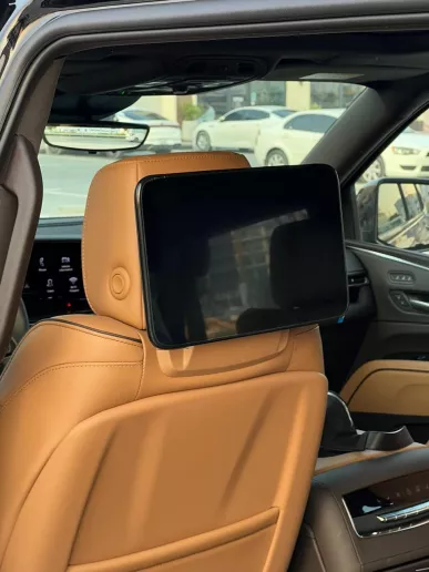 Cadillac Escalade (Schwarz), 2024  zur Miete in Dubai