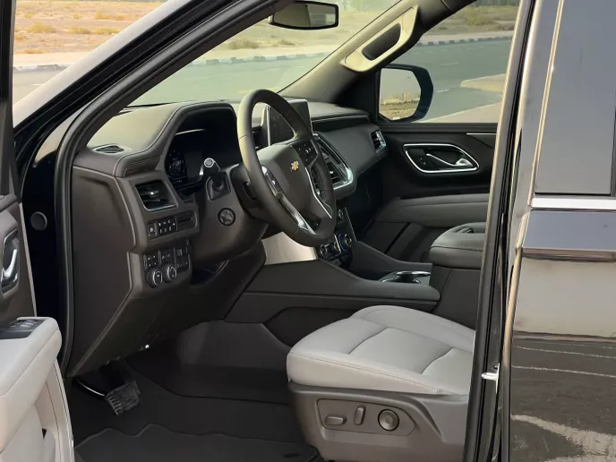 Chevrolet Tahoe (Schwarz), 2024  zur Miete in Dubai