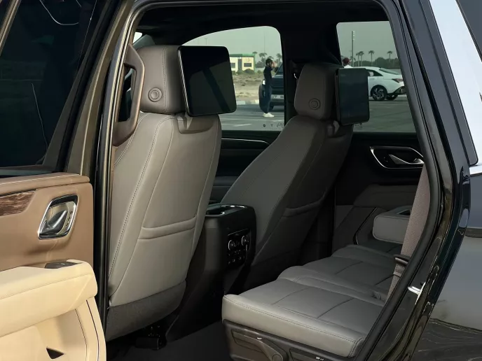 Chevrolet Tahoe (Schwarz), 2024  zur Miete in Dubai