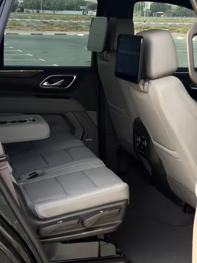 Chevrolet Tahoe (Schwarz), 2024  zur Miete in Dubai