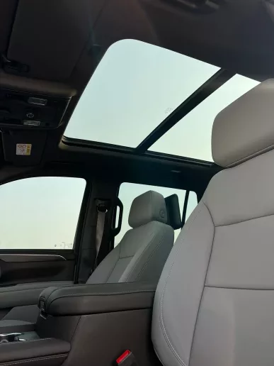 Chevrolet Tahoe (Schwarz), 2024  zur Miete in Dubai