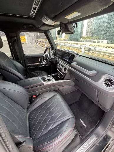 Mercedes G63 AMG (Noir), 2024 à louer à Dubaï