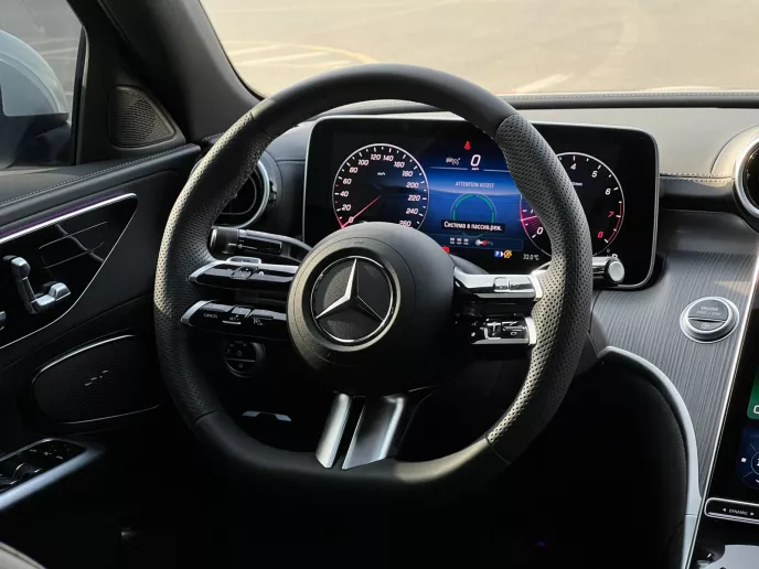 Dubai'de kiralık Mercedes C 220 (Beyaz), 2025