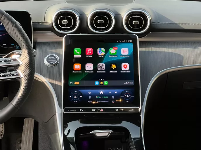 Dubai'de kiralık Mercedes C 220 (Beyaz), 2025
