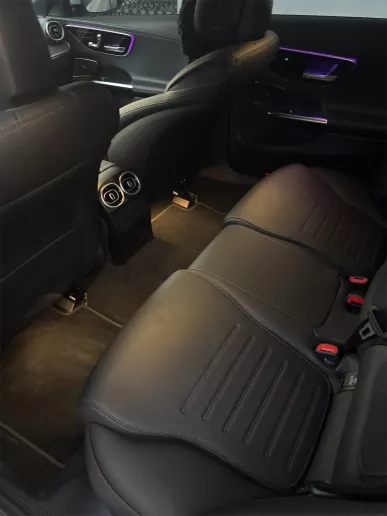 Dubai'de kiralık Mercedes C 220 (Beyaz), 2025